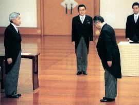 Emperor attests Obuchi as new pr